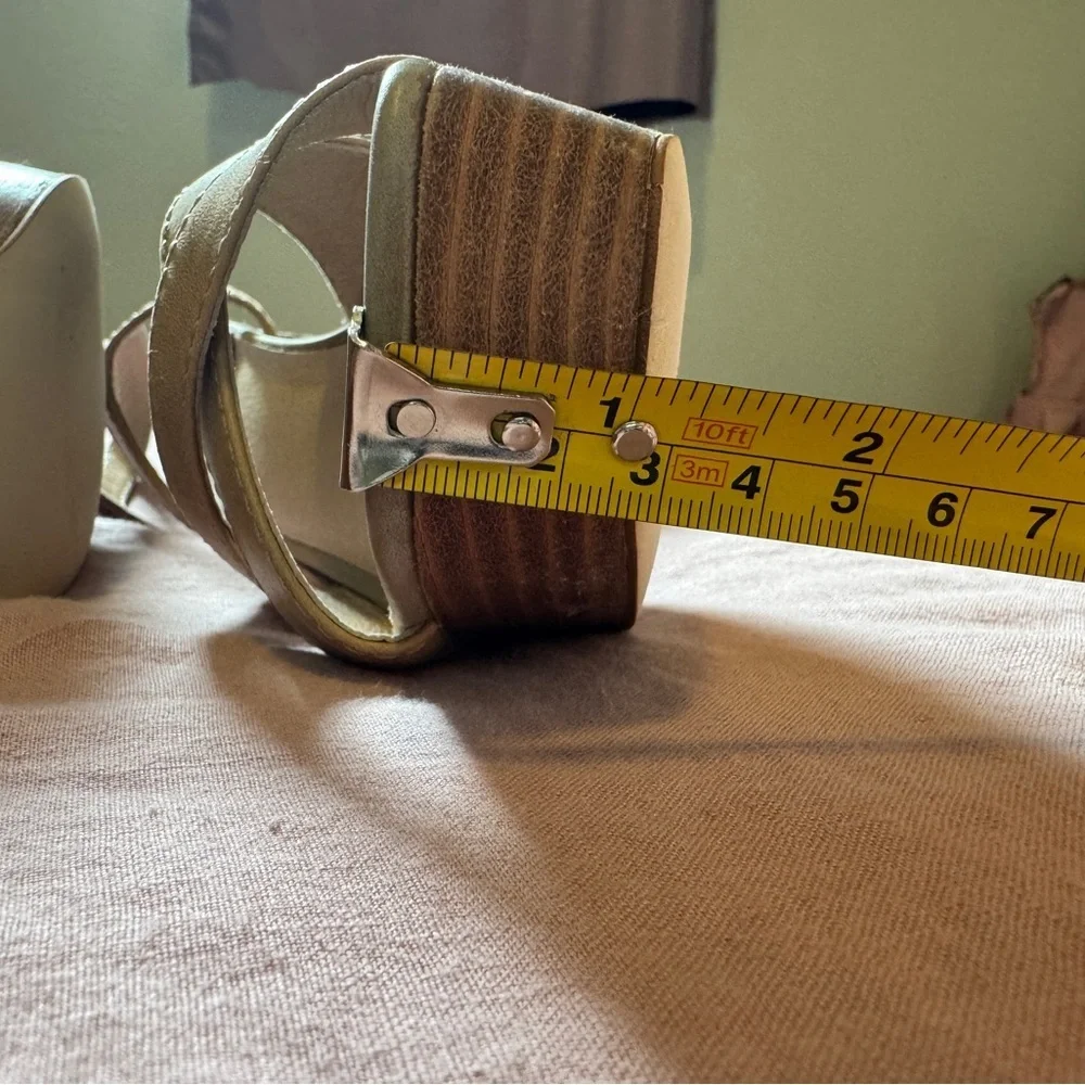 Like new Jeffery Cambell platform sandals sz 6